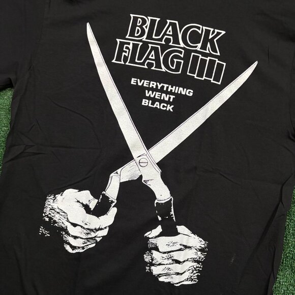 Black Flag Everything Went Black T-shirt size Large - Picture 4 of 5
